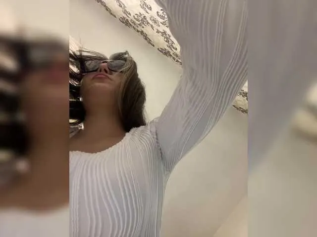 JULIE21 Image 5