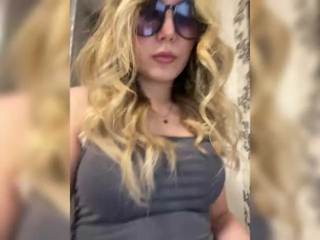 JULIE21 Image 8