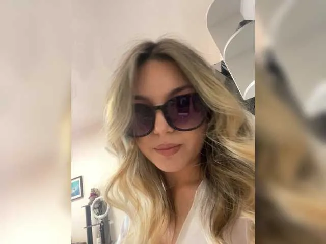 JULIE21 Image 9