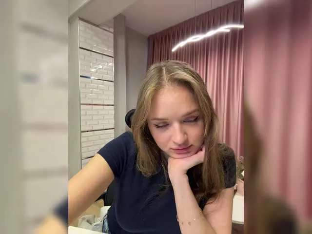 Lunaaaura video chat preview