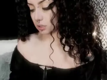 adeelinee Image 7
