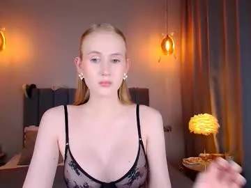blondiemermaid Image 16