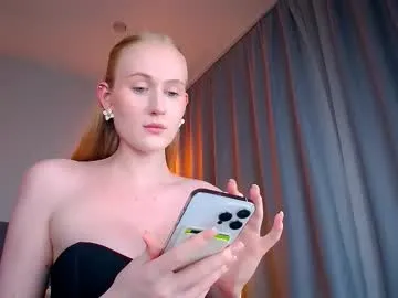 blondiemermaid Image 17
