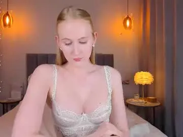 blondiemermaid Image 3