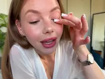 elli_harmon Image 14