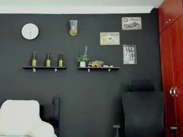 emma_muscle_ Image 7