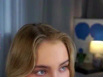 lipswithsmileonthem Image 2