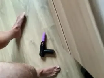 nickelou video chat preview