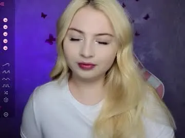 shy_blondiee Image 15