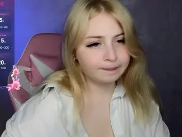 shy_blondiee Image 6
