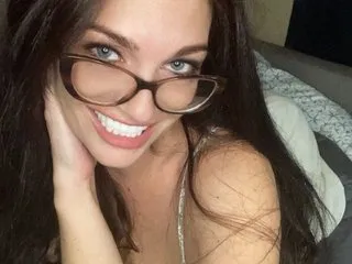 LunaLyons video chat preview