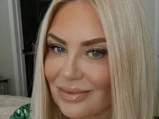 MollyMilfXOXO video chat preview