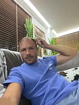 Adventurehotman Image 2