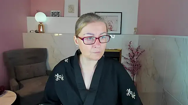 AlexandraKind Image 3