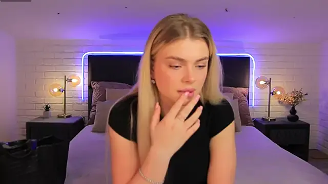 Angel___Blond Profile Image