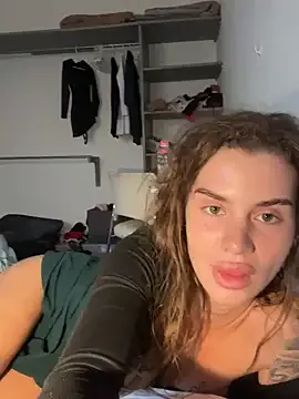 EmiliaCatalina Image 7