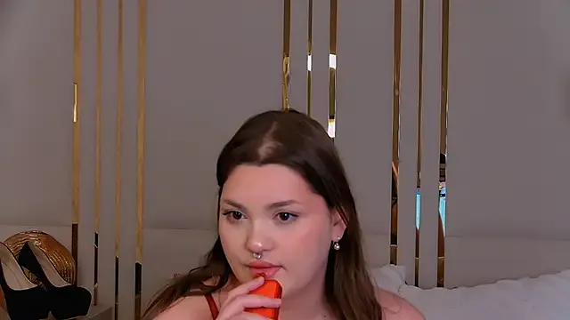 EmilyHyde Image 1