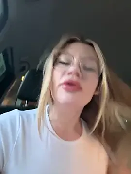 justmilaa Image 13