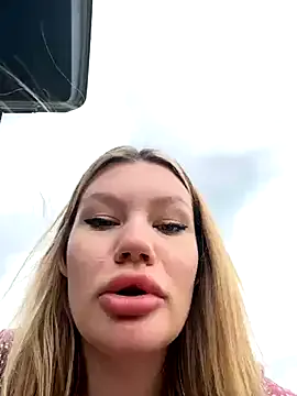 justmilaa Image 17