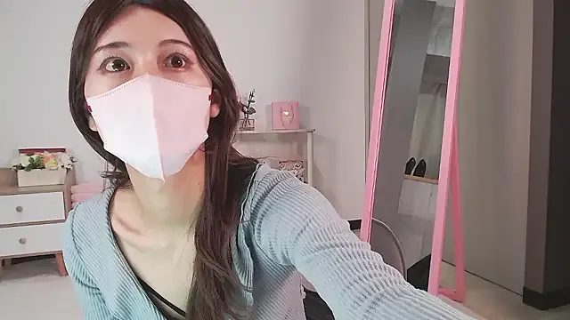 MOMO_momo_xoxo Image 3