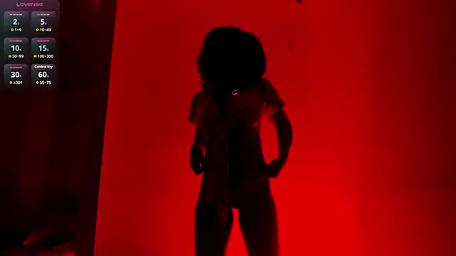 NAOMY_COOPER Image 3