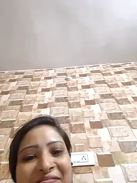 QUEEN-ADITI Image 6