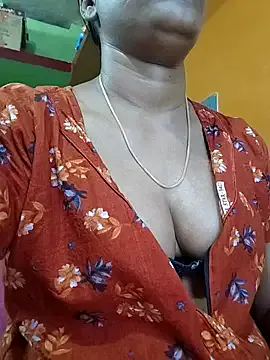 Tamilnandhini Image 9