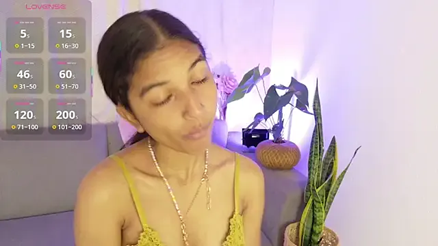 YuliethPetite Image 6